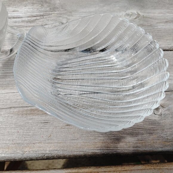 Two piece Creamer Cup set and shell bowl Glass Shell Bowl Glass Swirl Creamer - Picture 2 of 4